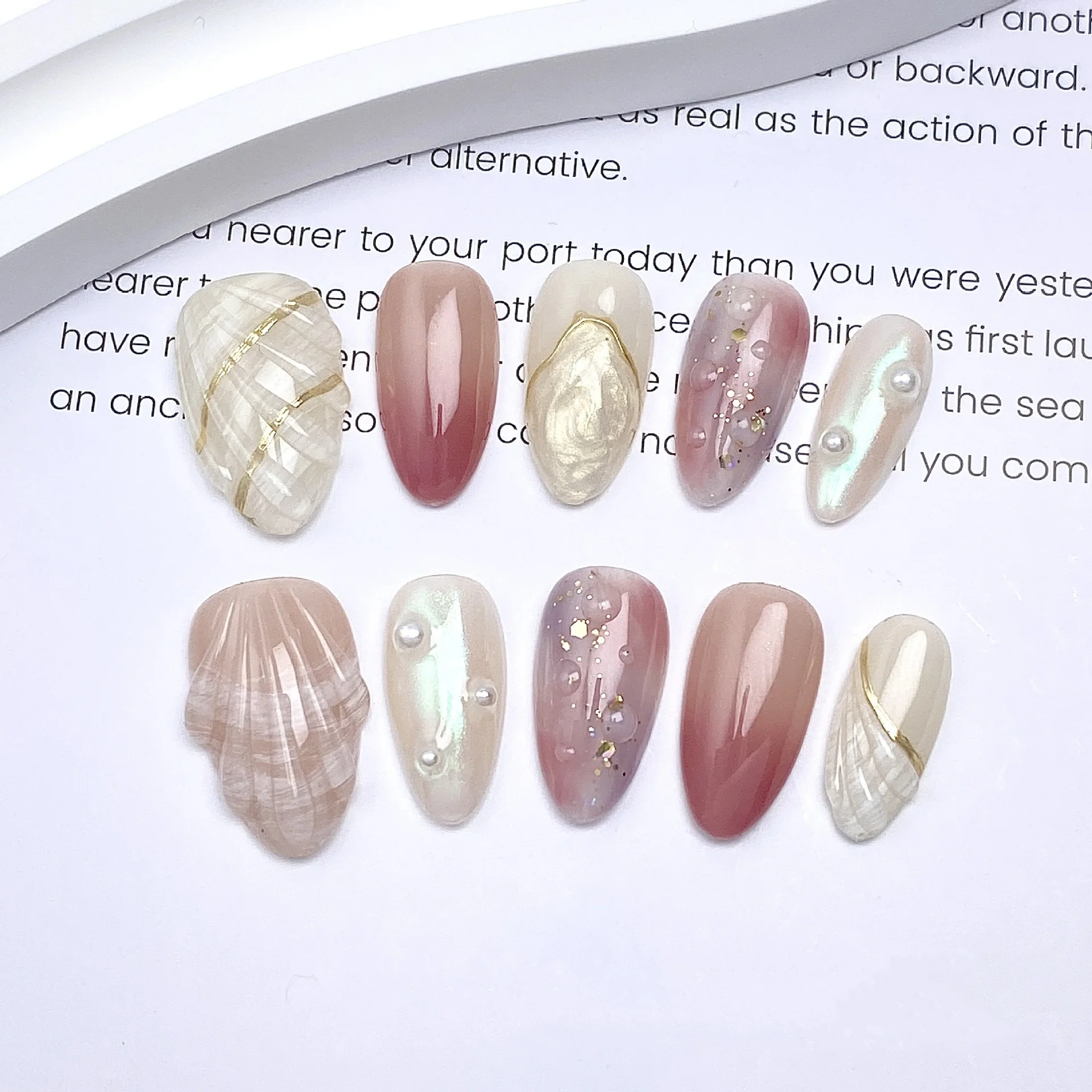 10pcs Short Almond Handmade Fake Nails Sets Detachable 3D Shell Stick on Nail Tips with Pearl Design Press on False Nails Art