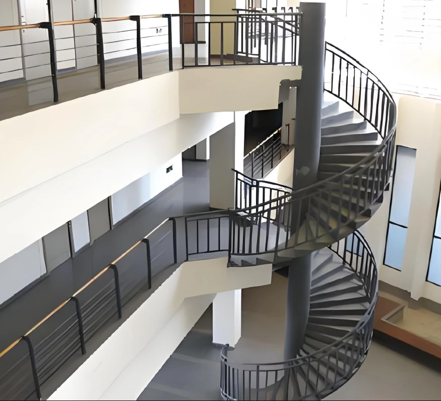 Personalizzazione Scale a spirale in legno d'acciaio dal design moderno Vendita calda Scale per soffitta diritte per interni per appartamenti Villas Case