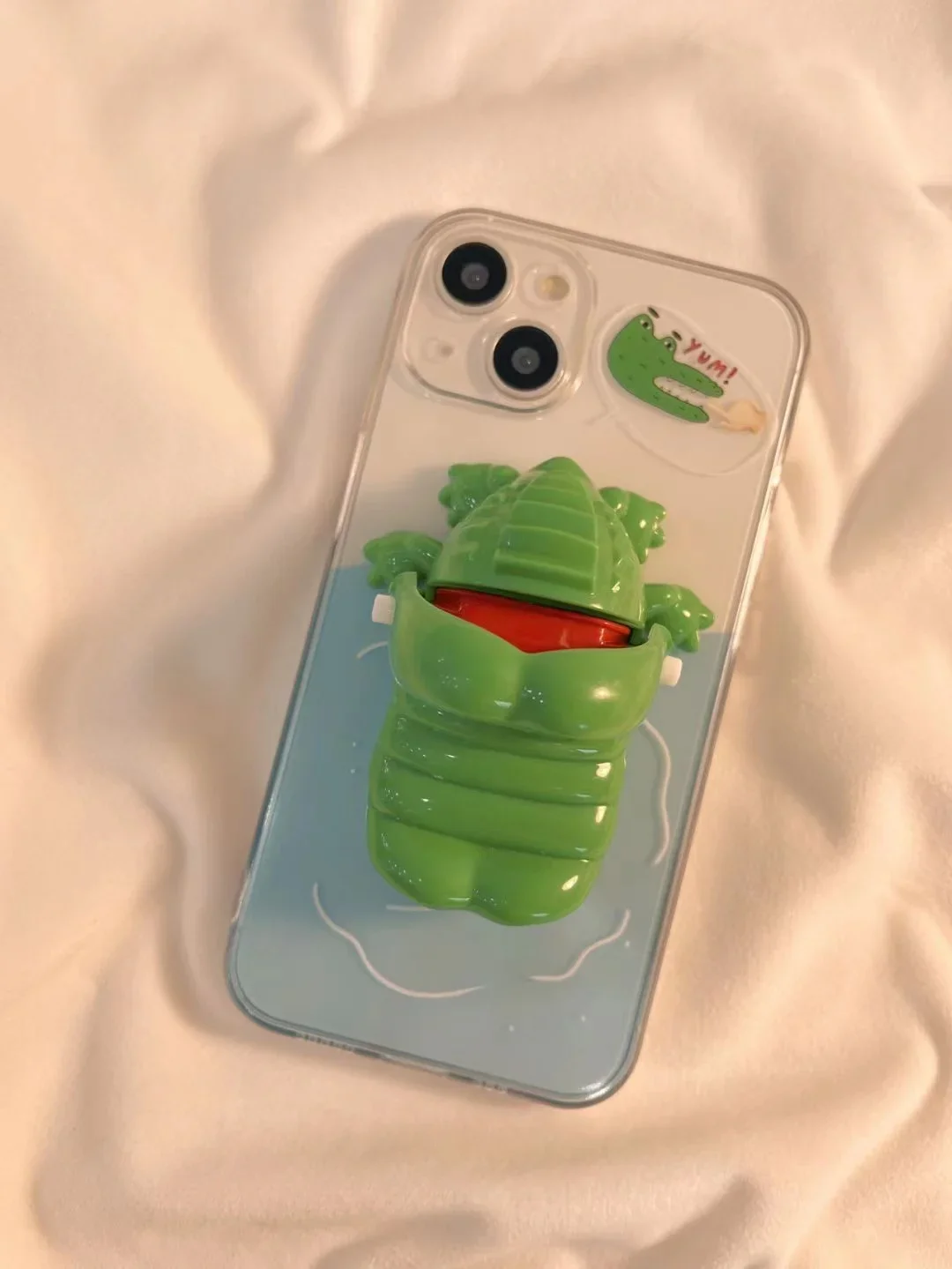 Funny finger-biting crocodile helps the crocodile figure out which tooth broke Phone Case - For iPhone 15 14 13 12  Pro Max Case