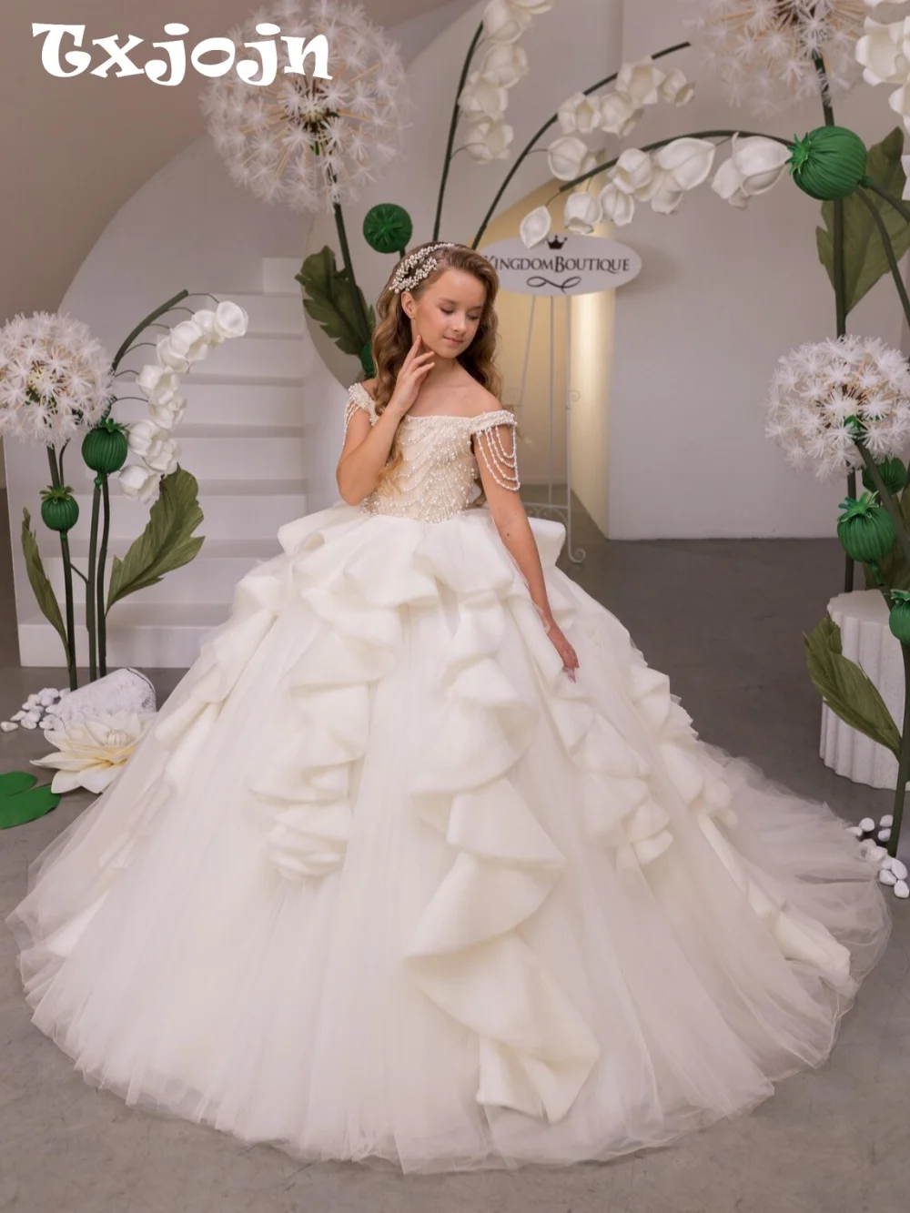 Puffy Elegant Girls Pearls Dresses Wedding Ring Bearer Outfit Wear Exquisite Off Shoulder Princess Gown Kids Performance Outfit
