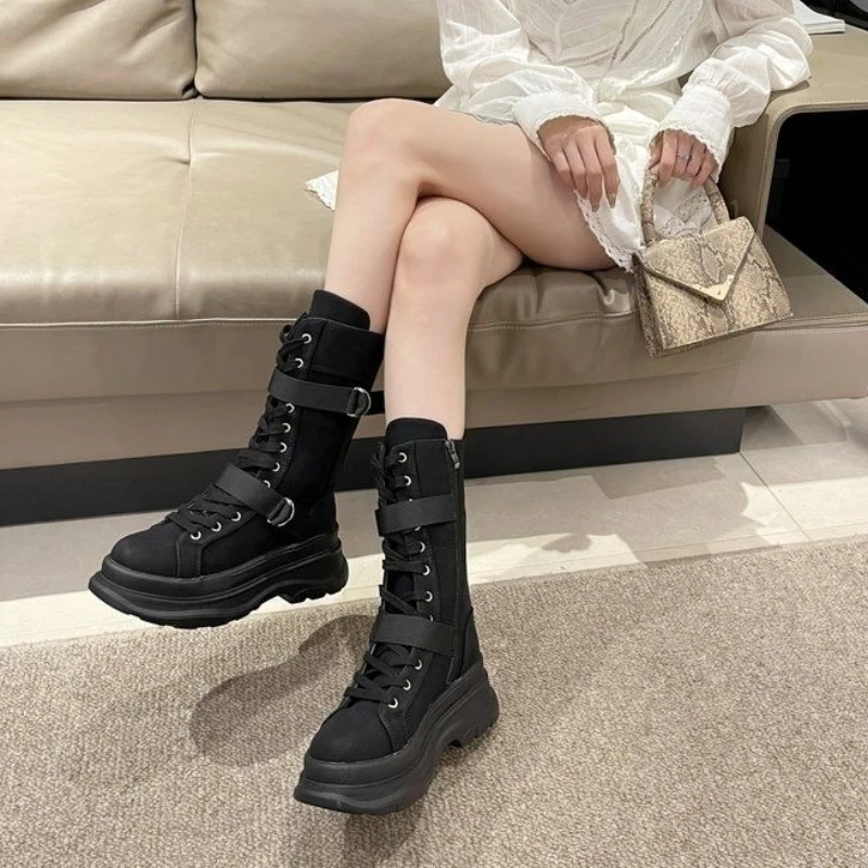 

Новые байкерские полувысокие сапоги для косплея на шнуровке для женщин, шикарные и элегантные женские туфли до середины икры Gyaru Y2k в готическом стиле из искусственной кожи