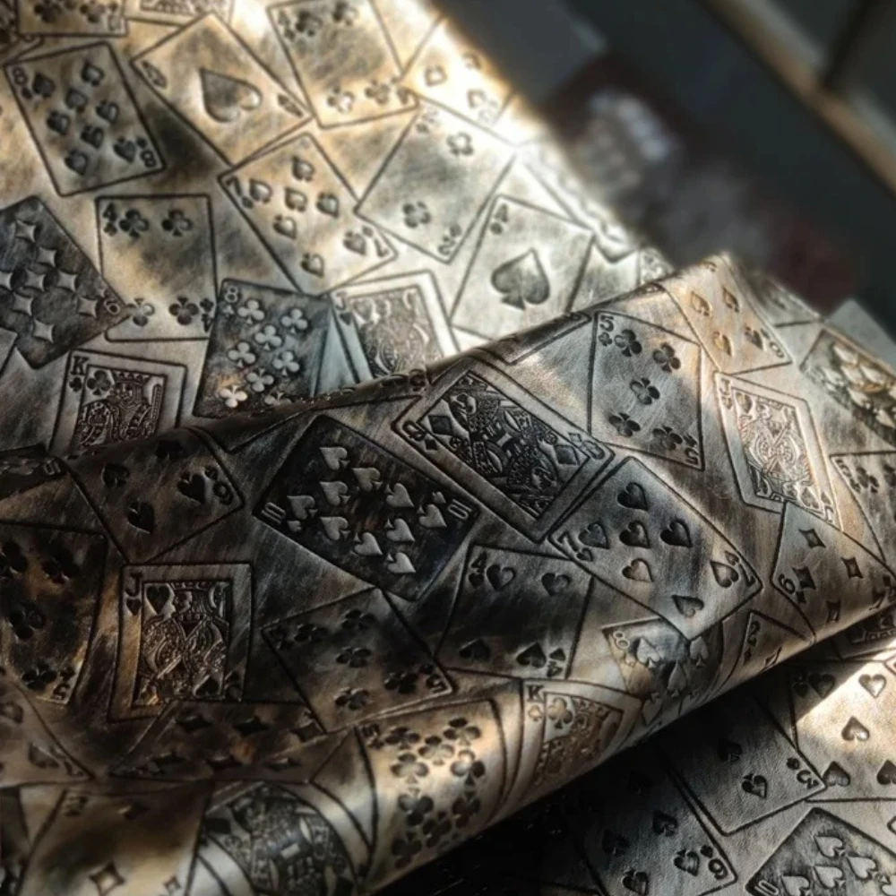 tissu-en-cuir-antique-cuivre-metal-couleur-texturee-essuyage-couleur-concave-convexe-poker-motif-creatif-design-de-mode-tissu