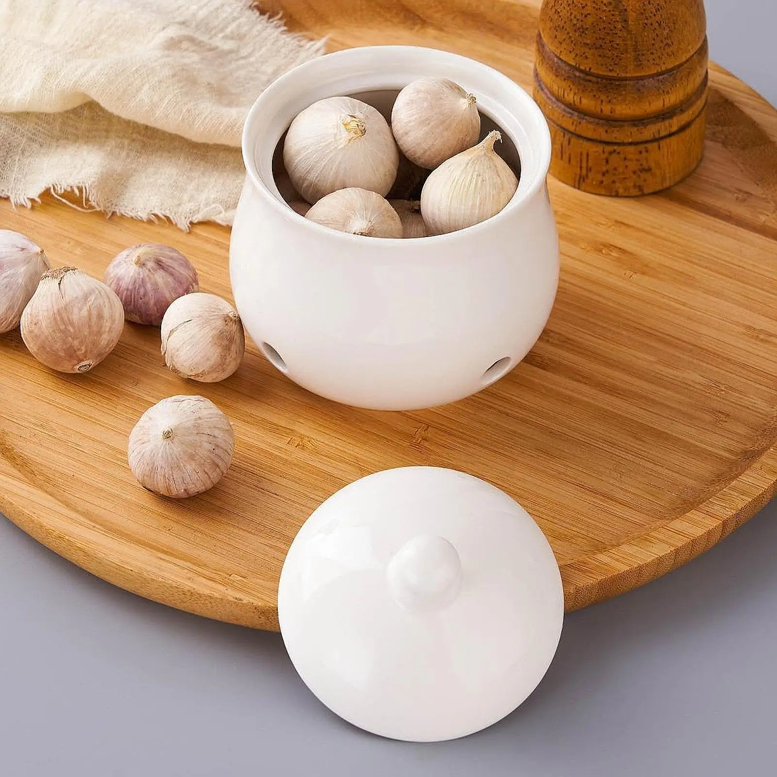 

Garlic Keeper with Lid Keep Your Garlic Cloves Fresh for Countertop for Home