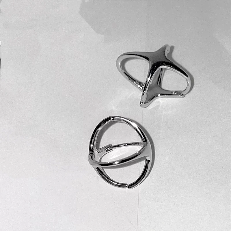 Four Pointed Star Earrings for Women Simple and High-end Geometric Circular Ear Buckle Fashion Creative Earring KOFSAC