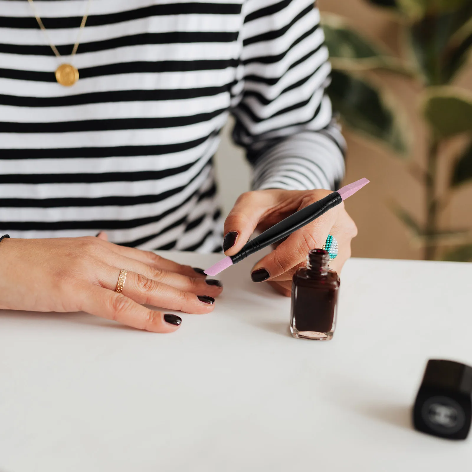 6 szt. Piórek do usuwania skórek z podwójną końcówką, narzędzie do precyzyjnego szlifowania i naprawy paznokci, trwałe akcesorium do manicure, kompaktowe.