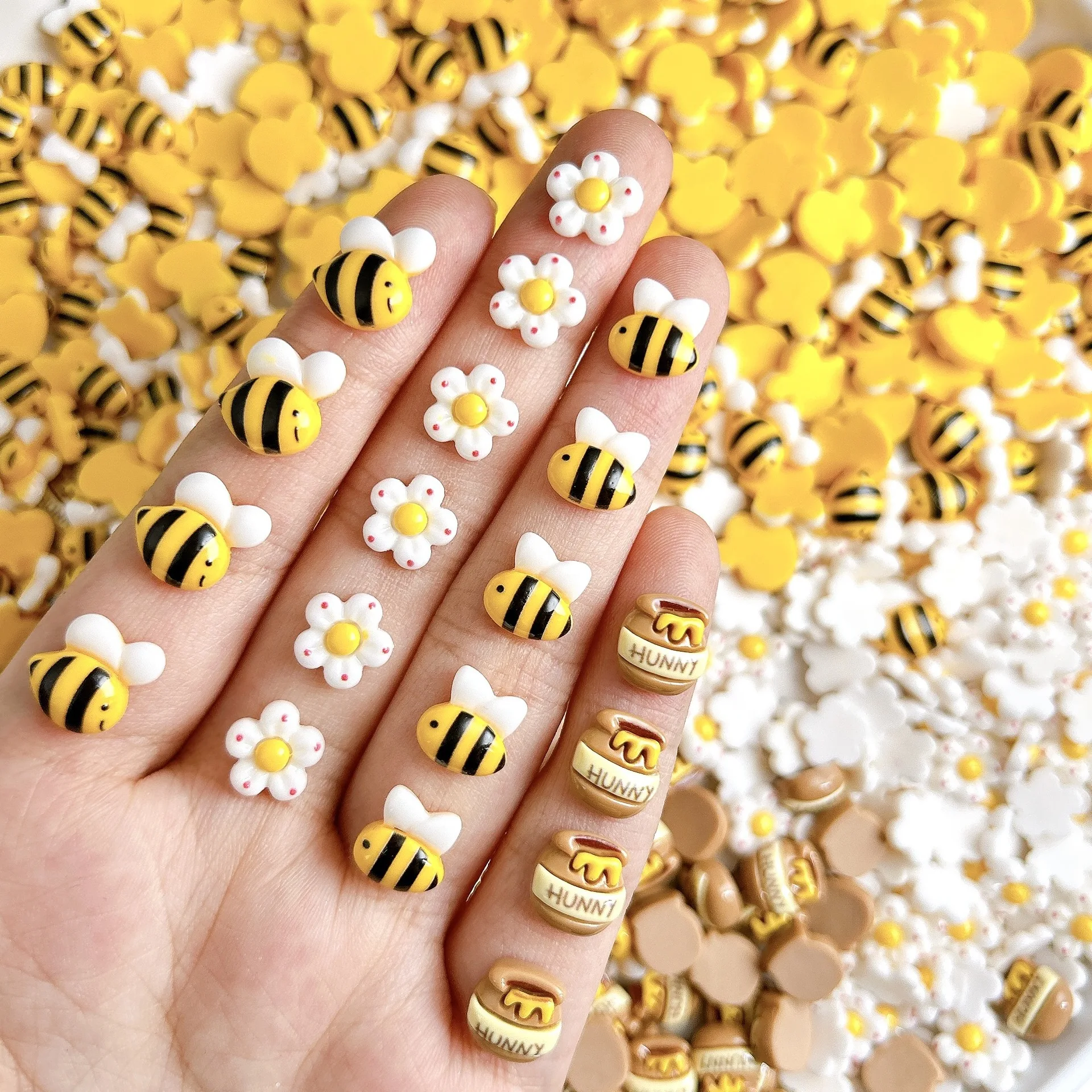 100 PIÈCES Mini Breloques en Résine pour Ongles, Motifs Abeille, Marguerite, Pot de Miel, en Forme de Tranches Plates, pour Nail Art, DIY, Colle Crème, Coque de Téléphone, Décoration Artisanale en Époxy 1