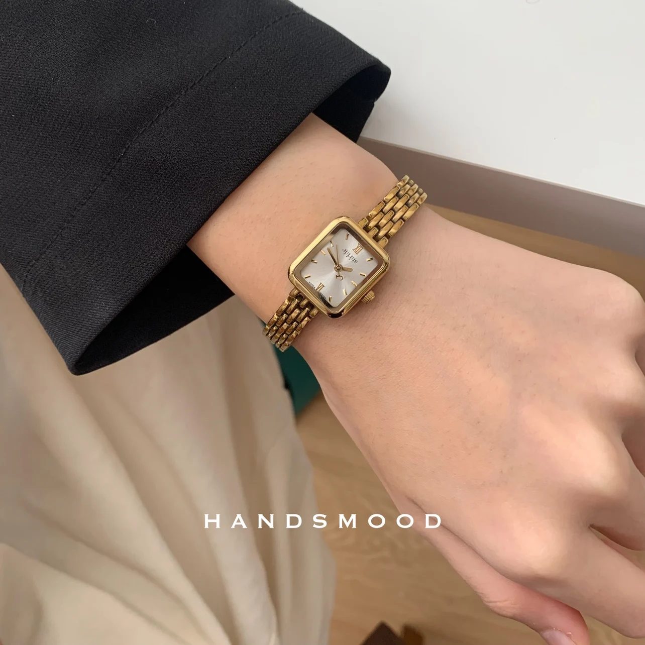 Korean casual fashion retro temperament small dial light luxury versatile ladies quartz watch high quality luxury watch