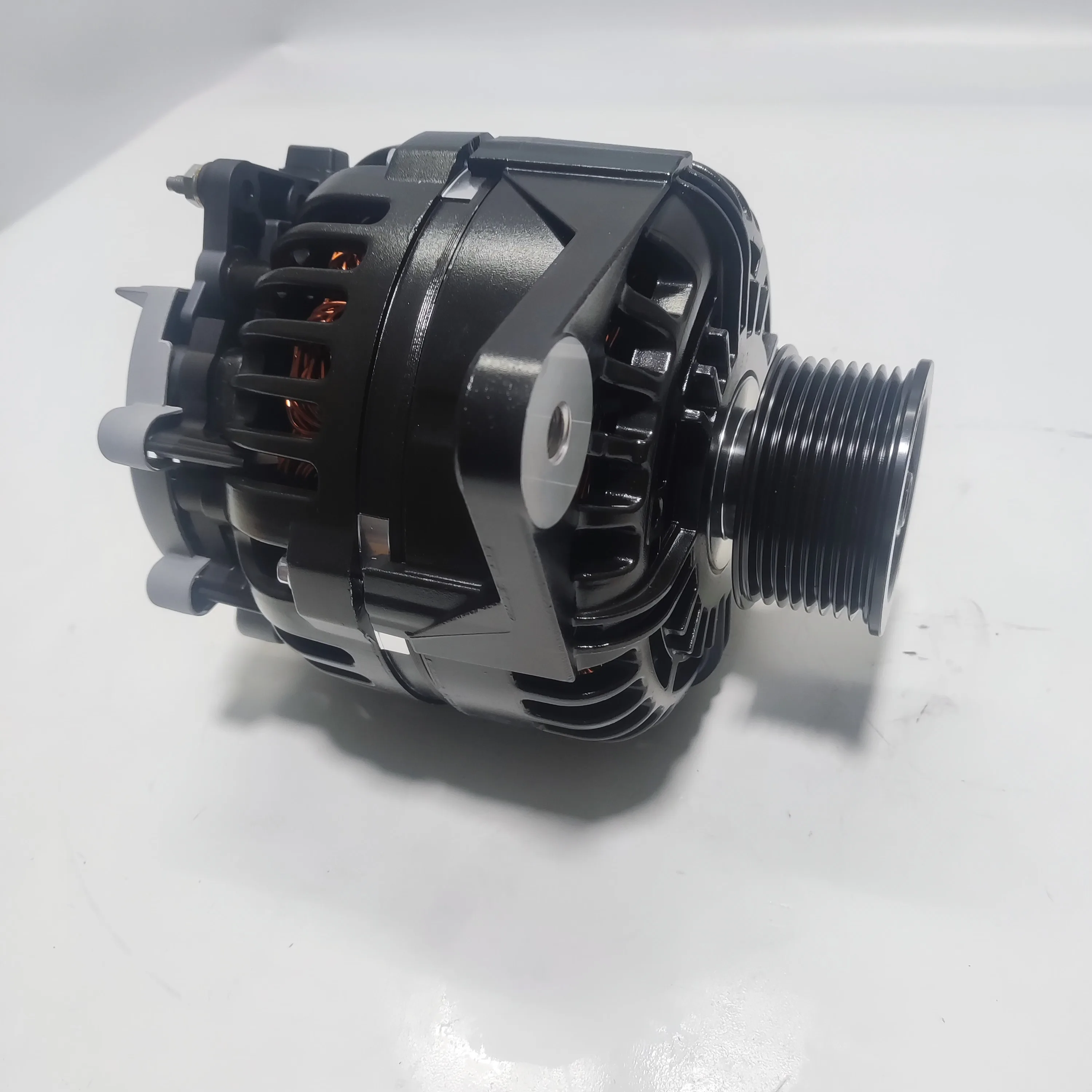 Factory Hot Sale 5287123 Good Quality 28V 110A Alternator  Dongfeng Generator Parts 6L ISLe Engine AVi147J3001 view 3