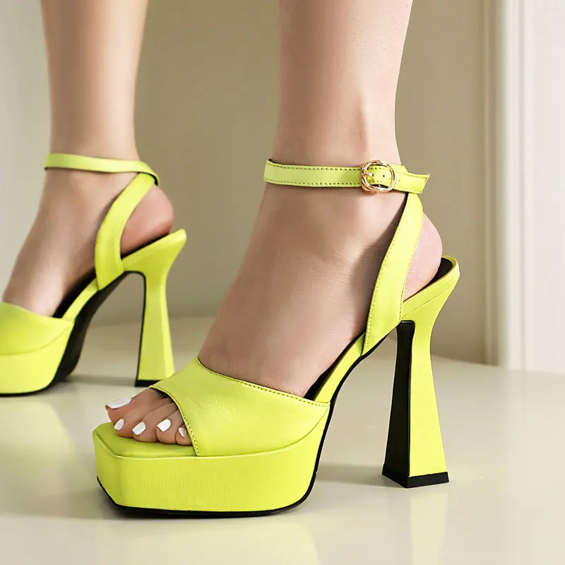 

Атласные неоново-желтые розовые босоножки с открытым носком на толстом высоком каблуке для праздничного платья, свадебные туфли с открытым носком, синяя женская обувь с стелькой из натуральной кожи