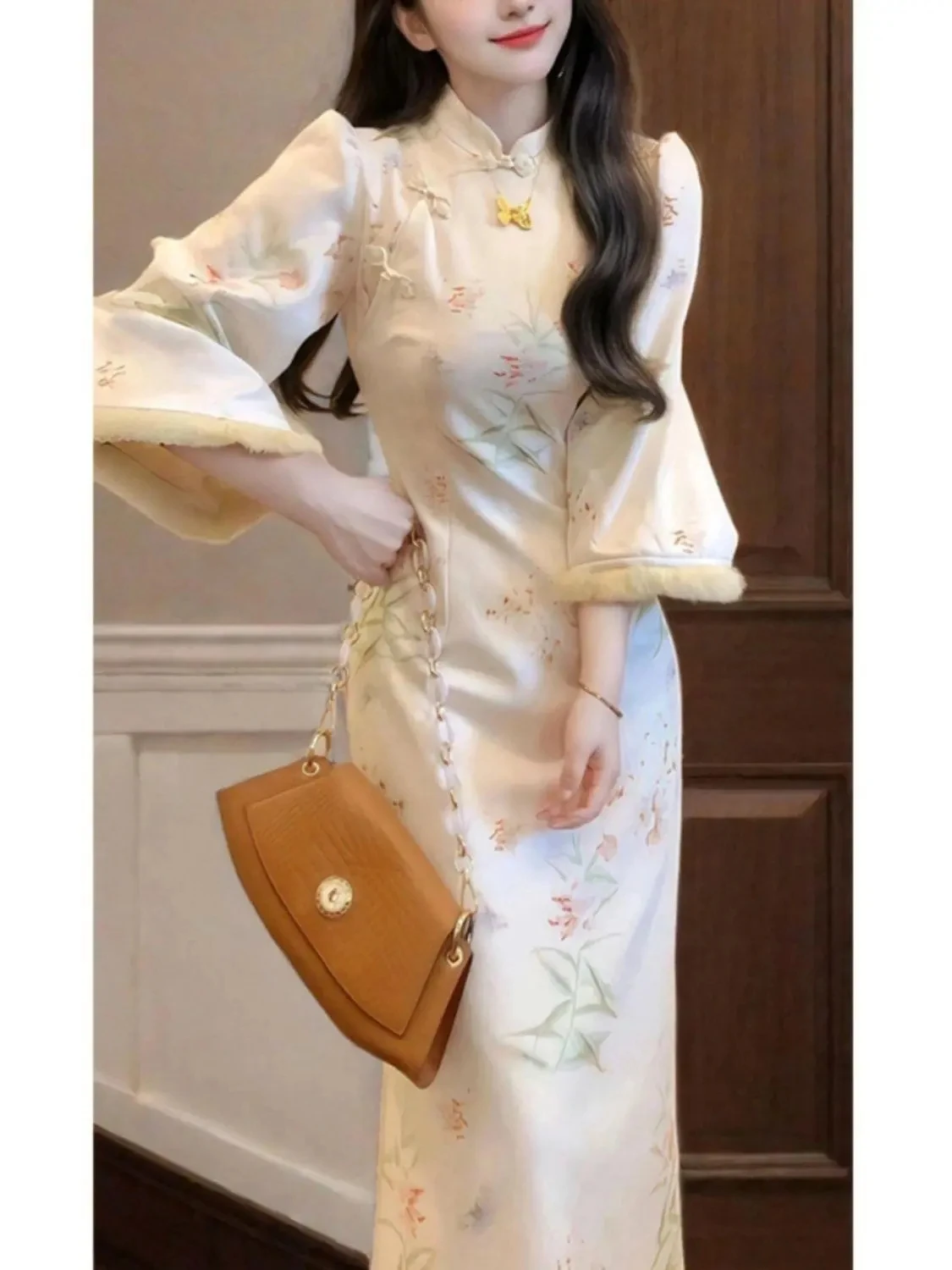 Großes Cheongsam-Kleid im chinesischen Stil, verbessertes chinesisches Stil für Frauen im Herbst und Winter, schlankmachender, fleischfarbener langer Rock