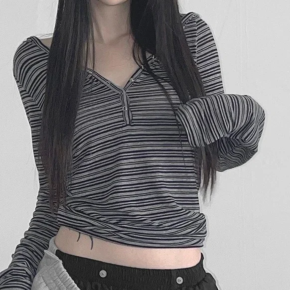 

Y2k Aesthetic Vintage Stripe Casual Tees Streetwear Bodycon Grunge Hooded Tshirts 2025 Women Streetwear Single Breasted T-shirt