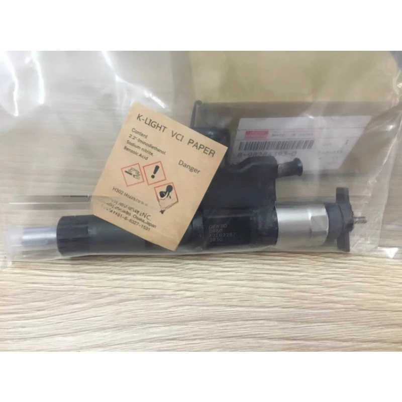 8-98284393-0 fuel injector 8982843930 is suitable for Isuzu 4HK1 engine Hitachi ZX200-3 ZX240-3 excavator accessories