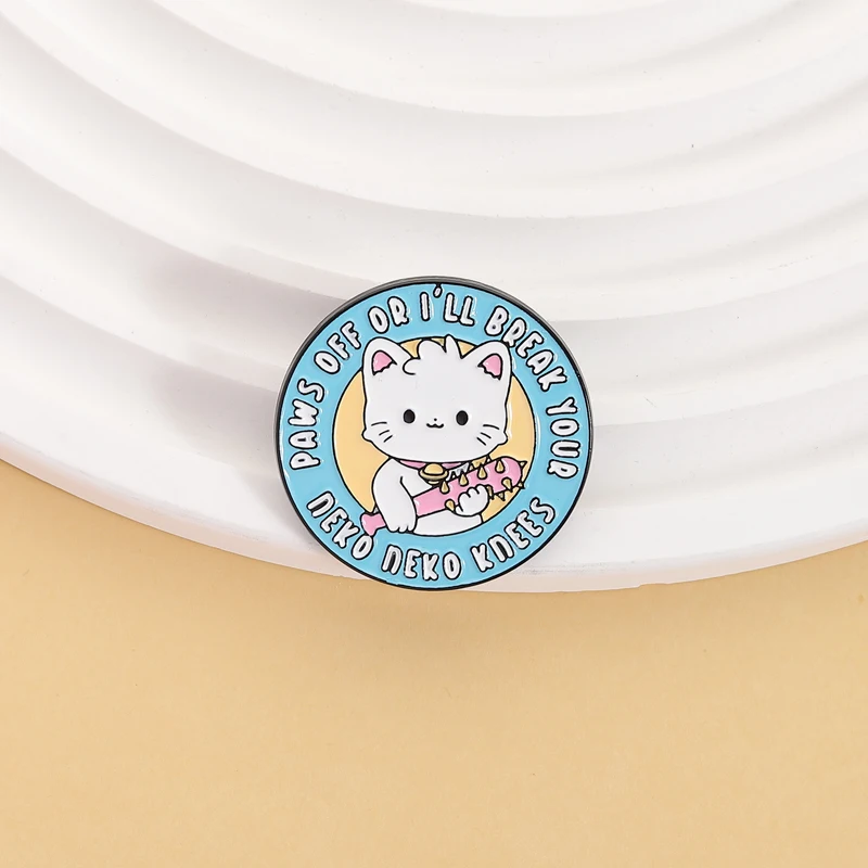 Cute Angry Cat Enamel Pins Cute Cartoon Paws Off Or I Will Break Your Knees Brooches Lapel Badges Fun Jewelry Gift for Friends