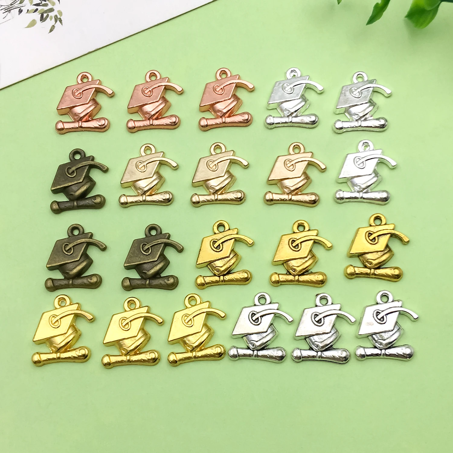 20/21pcs 17*17mm Doctoral Cap Design Charms Alloy Graduation Season Decoration Pendants for DIY Jewelry Making Accessories