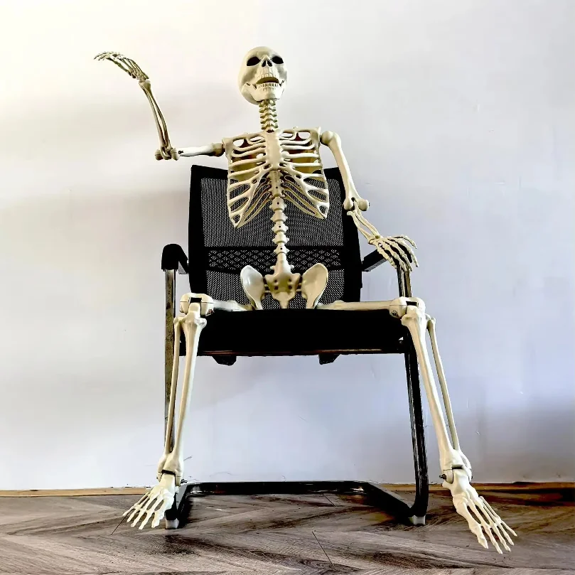 Realistyczne kości ludzkiego ciała na Halloween, z ruchomymi stawami, imitacja czaszki, ozdoba do domu strasznego, rekwizyty do tworzenia klimatu grozy, dekoracja ogrodowa, element dekoracyjny.