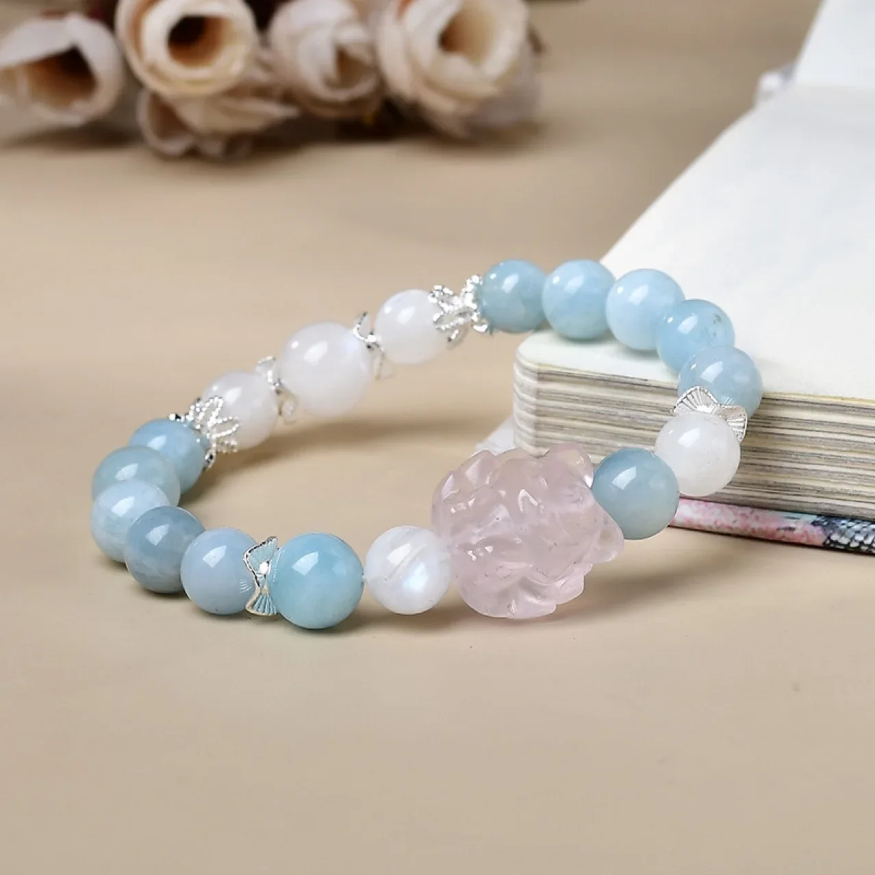 

Natural Aquamarine White Moonlight Bracelet Women's Fashion Light Luxury Lucky Bracelet Original Design