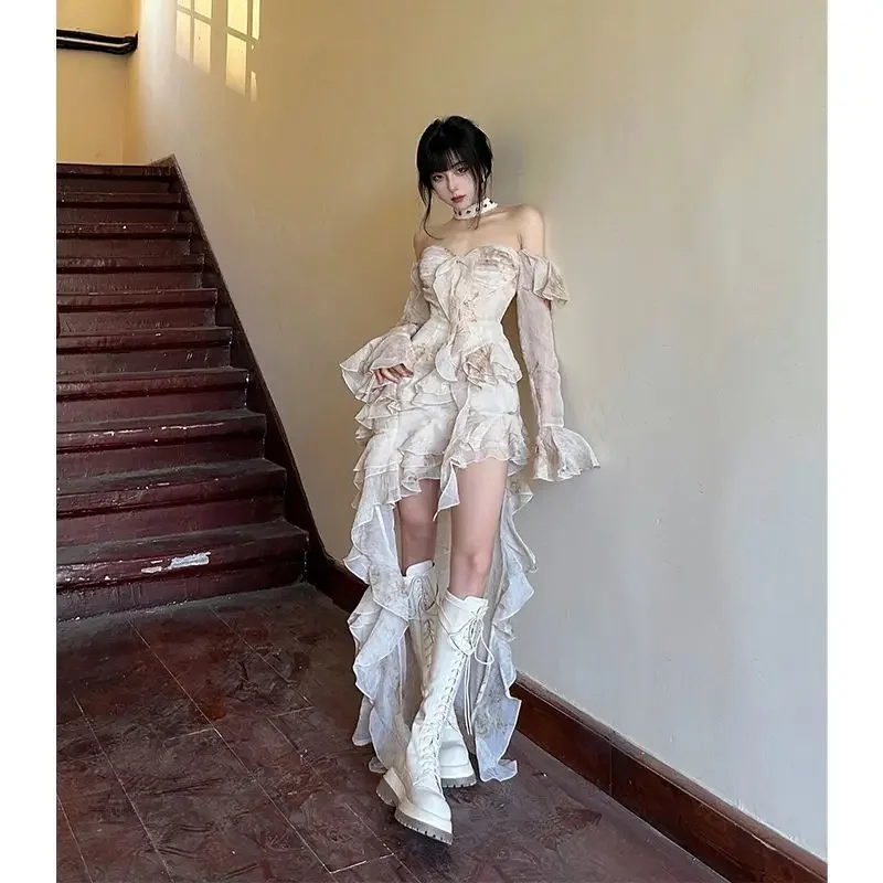 Schulterfreies, elegantes, tiefes Kleid mit Rüschenkante für Damen im Sommer, mit Sommerkleid im französischen Stil mit hinterem Saum