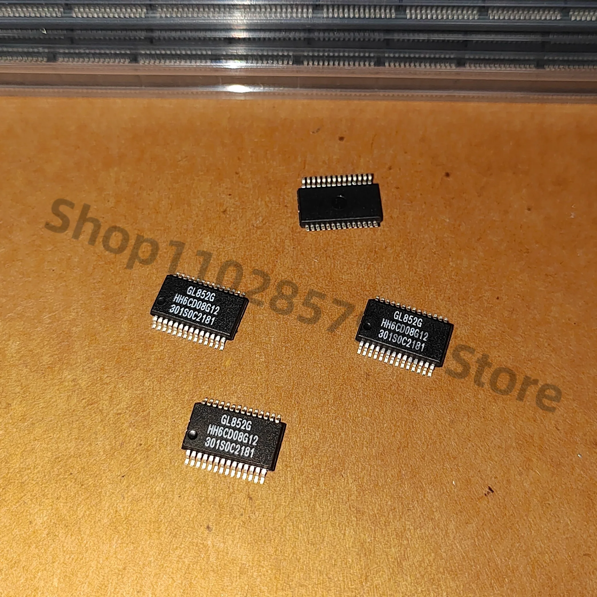

GL852G-HHY60 GL852G SSOP28 Оригинальный USB-чип преобразования 10 шт./лот