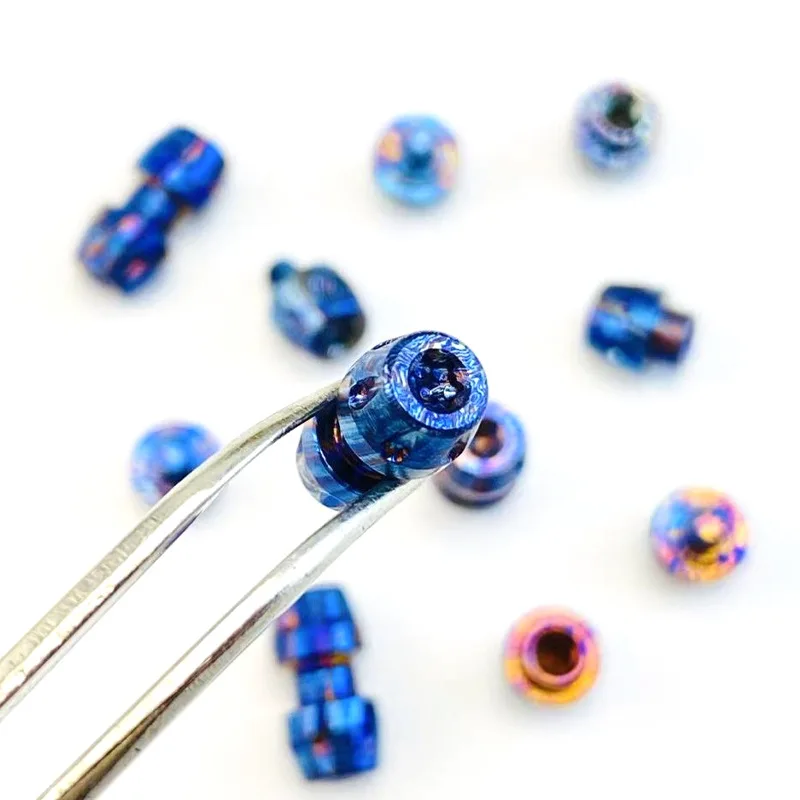 

Timascus Складной нож с дамасским узором, титан с ЧПУ M2,5, винт с накатанной шпилькой, заклепка T8, гвоздь с пуговичной головкой Torx