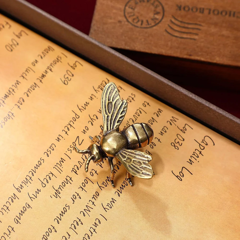 Retro Golden Bee Figurine Brass Animal Insect Craft Statue Sculpture Gold Desktop Home Office Decor Collectible Ornament Gift
