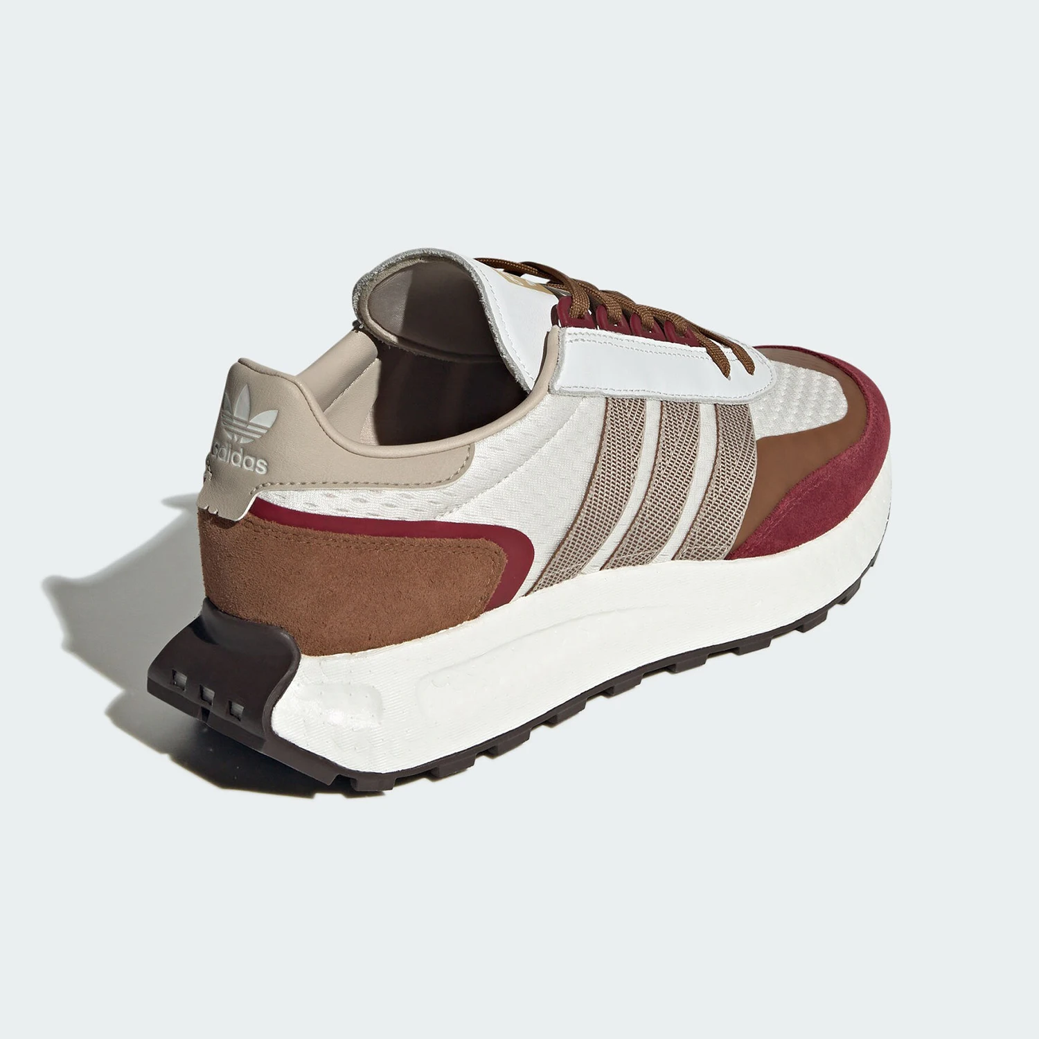 حذاء رياضي كاجوال مبطن للجنسين من Adidas JI2529