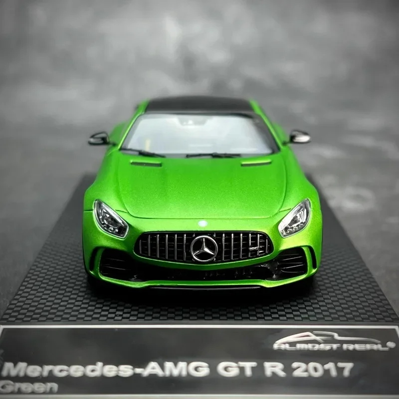 1:43 Mercedes-Benz AMG GTR green alloy simulation model, children\'s collection of decorative toys, holiday gifts for children.