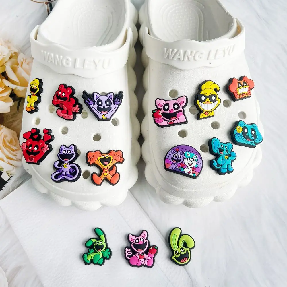 

Smiling Animals Cartoon Shoes Charms Accessories Fit Clog Backapck Wristbands Shoe Decorate Shoe Buckle charm Party Gift