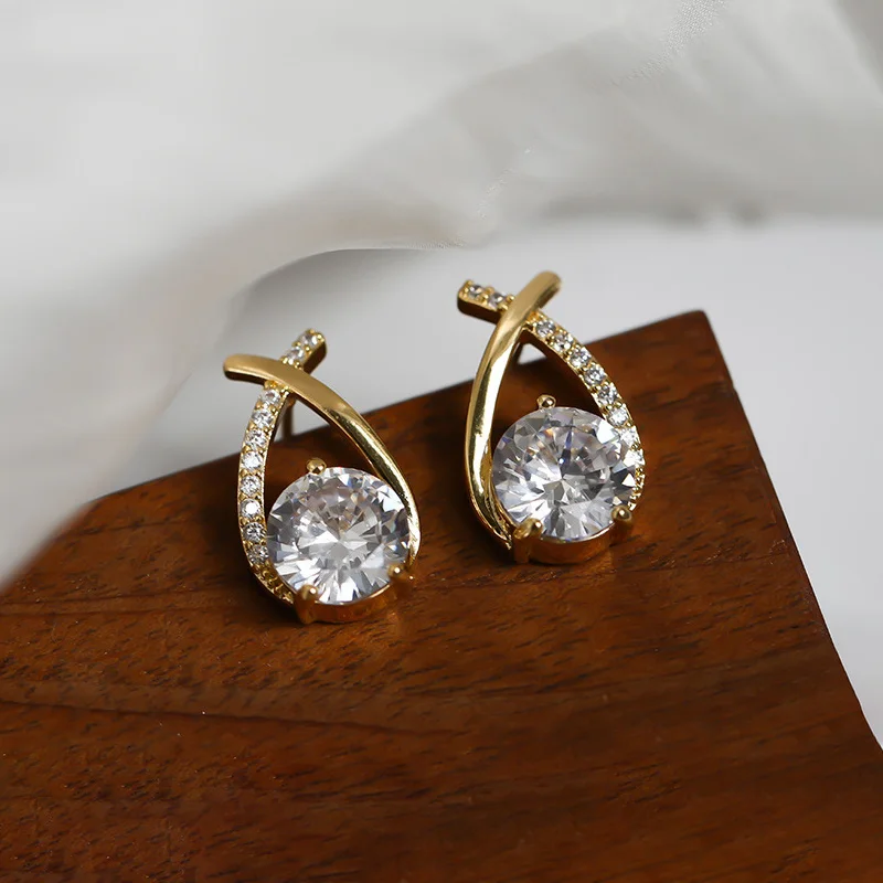 

1Pair 0.5Carat Moissanite Earrings, Elegant and Exquisite Jewelry Gifts, Suitable for Occasions Such As Parties.