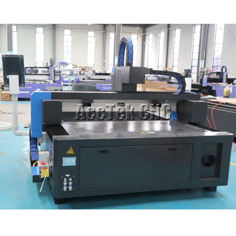 Stainless Steel Carbon Steel Iron Metal CNC Fiber Laser Cutting Machine in Small Size and Customized Color