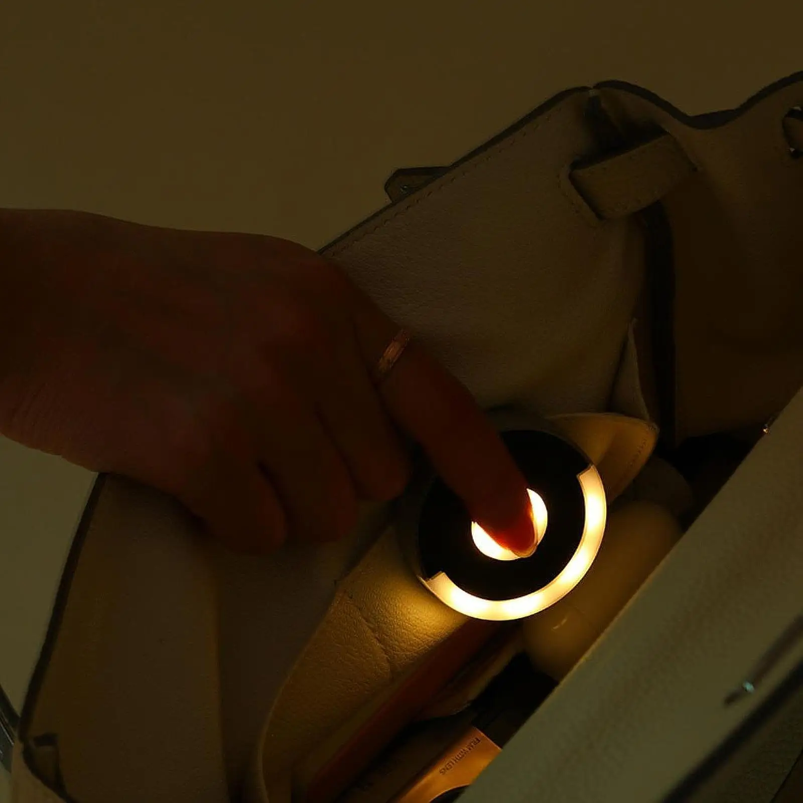 Oplaadbare Mini Touch Light draagbare bedlamp onder kastverlichting voor strakke ruimte Locker nachtkastje keuken portemonnees