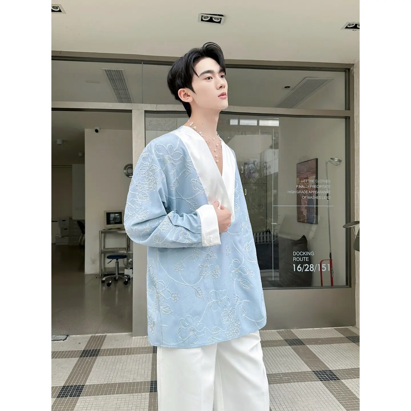 LUZHEN 2026 Spring New Elegant Color Contrast Splicing V Neck Long Sleeve Shirt Pullover Men's Fashion Embroidery Clothes JY6318