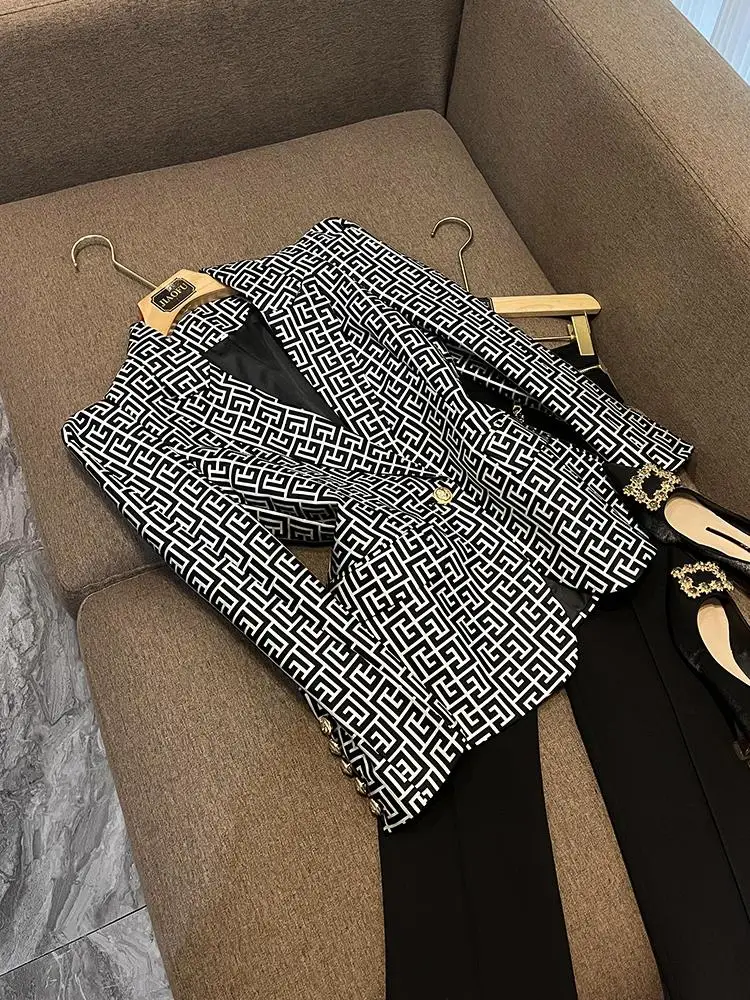 

New 2025 Star Personalized oulder Raising Geometric Pattern Embroidery One Button Suit Jaet Slim Fit Commute Sle A7069
