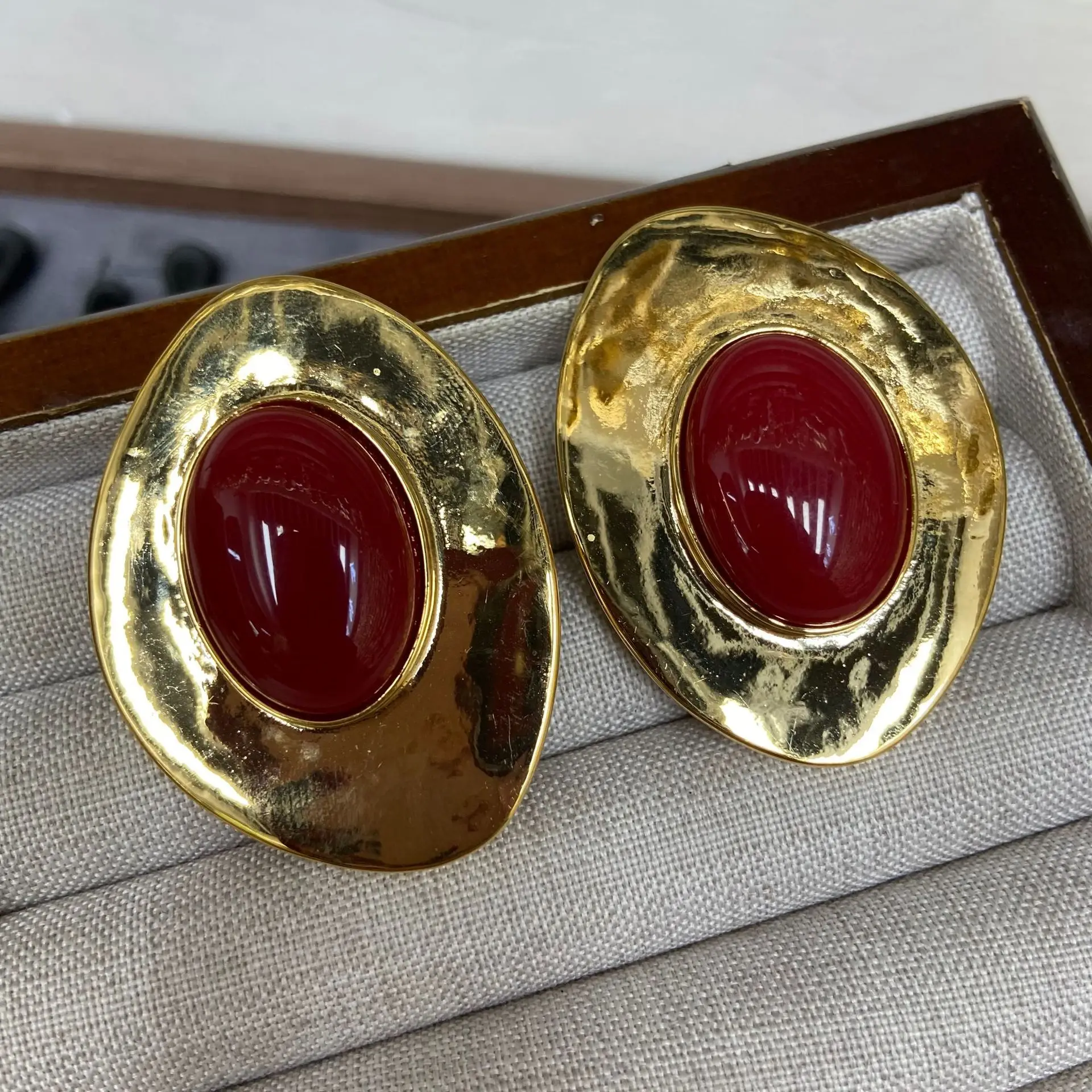 Retro Gold Color Metal Oval Ear Studs Multi Color Glossy Irregular Frame Chunky Statement Earrings Trendy Women Accessories