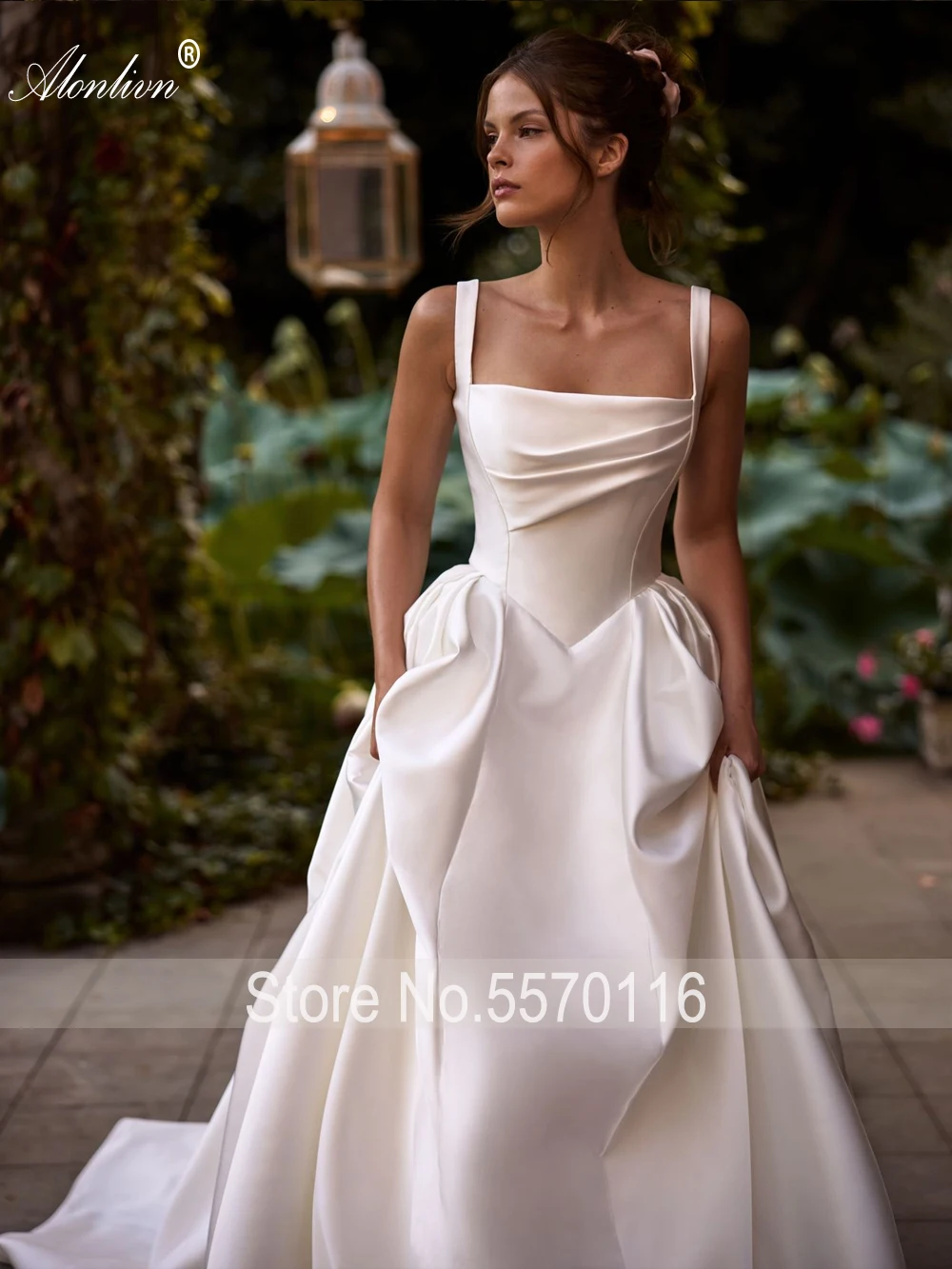 ชุดแต่งงานทรงบอลกาวน์แบบสายเดี่ยวผ้าซาตินสั่งตัดพิเศษจาก Alonlivn พร้อมจีบละเอียดอ่อนสำหรับเจ้าสาวสไตล์เจ้าหญิง