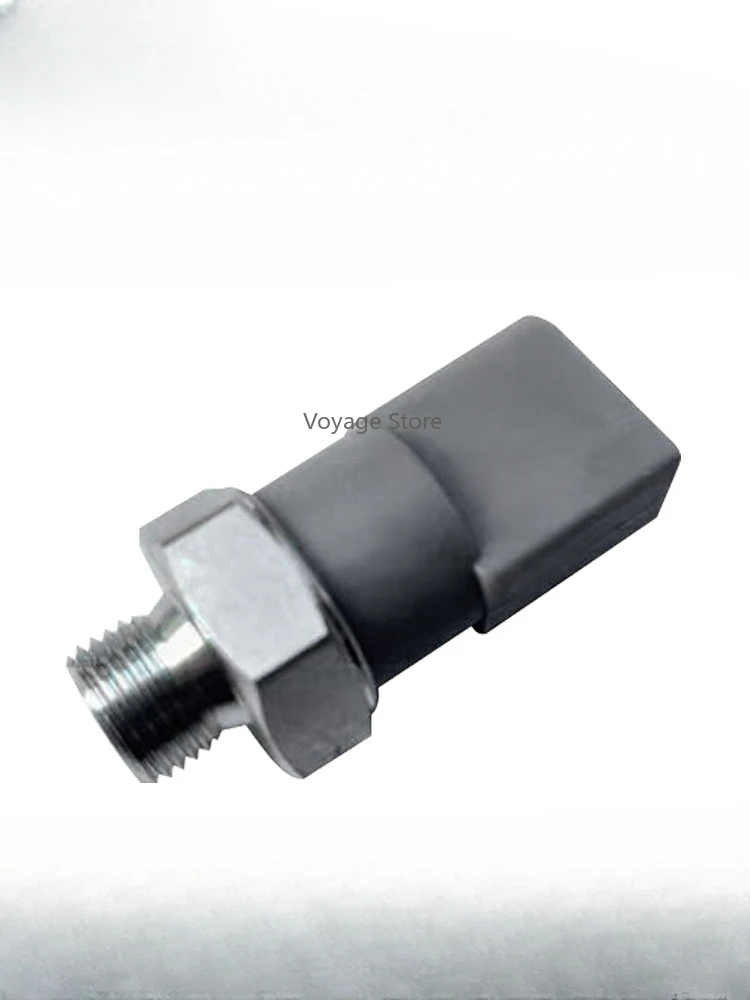 Suitable for Mercedes Benz 4141 3341 pump truck oil pressure sensor 2641 1841 truck accessories A0001539932