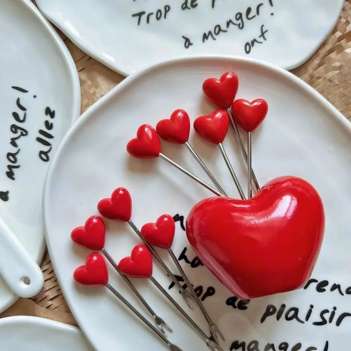 

11PCS Heart-Shaped Fruit Forks, Stainless Steel Kids Dessert Picks for Party, Cute Cake Snack Utensils Creative Tableware Set