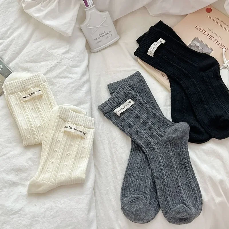 3 أزواج المرأة منتصف العجل على شكل قلب جوارب قطنية لون نقي العصرية الخريف الشتاء وصول مريحة المنزل الجوارب الجوارب القصيرة