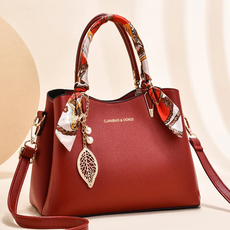 

Wedding Gift Red Shoulder Handbag for Women New 2025 Summer Tote Bag Elegant Bride Single Strap Soft Leather Zipper Closure