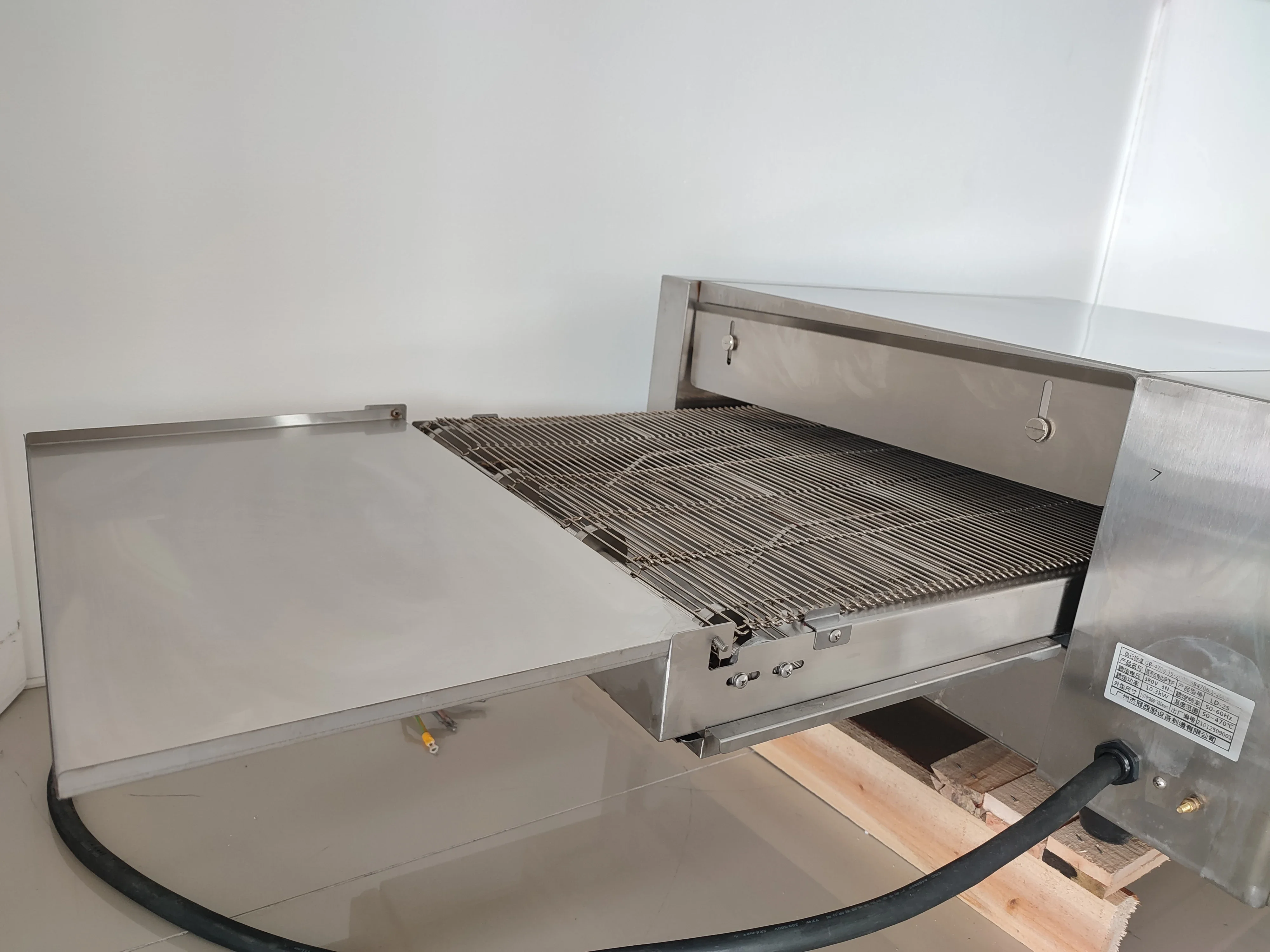 Commercial Stainless Steel Electric Conveyor Pizza Oven Professional Pizza Baking Equipment