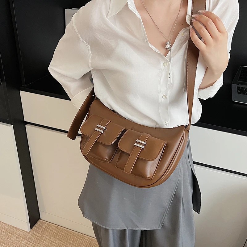 حقيبة يد نسائية فاخرة من الجلد بتصميم كلاسيكي على الموضة حقيبة كتف أنيقة للارتداء اليومي الحديث