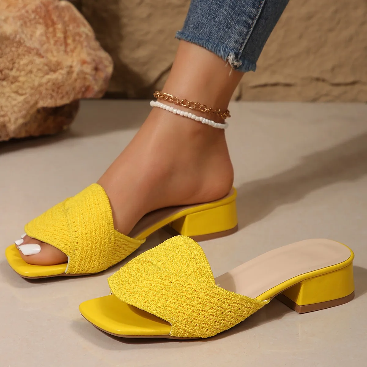 

Cool slippers for women's outdoor wear 2026 summer new fashionable one-piece slippers for women
