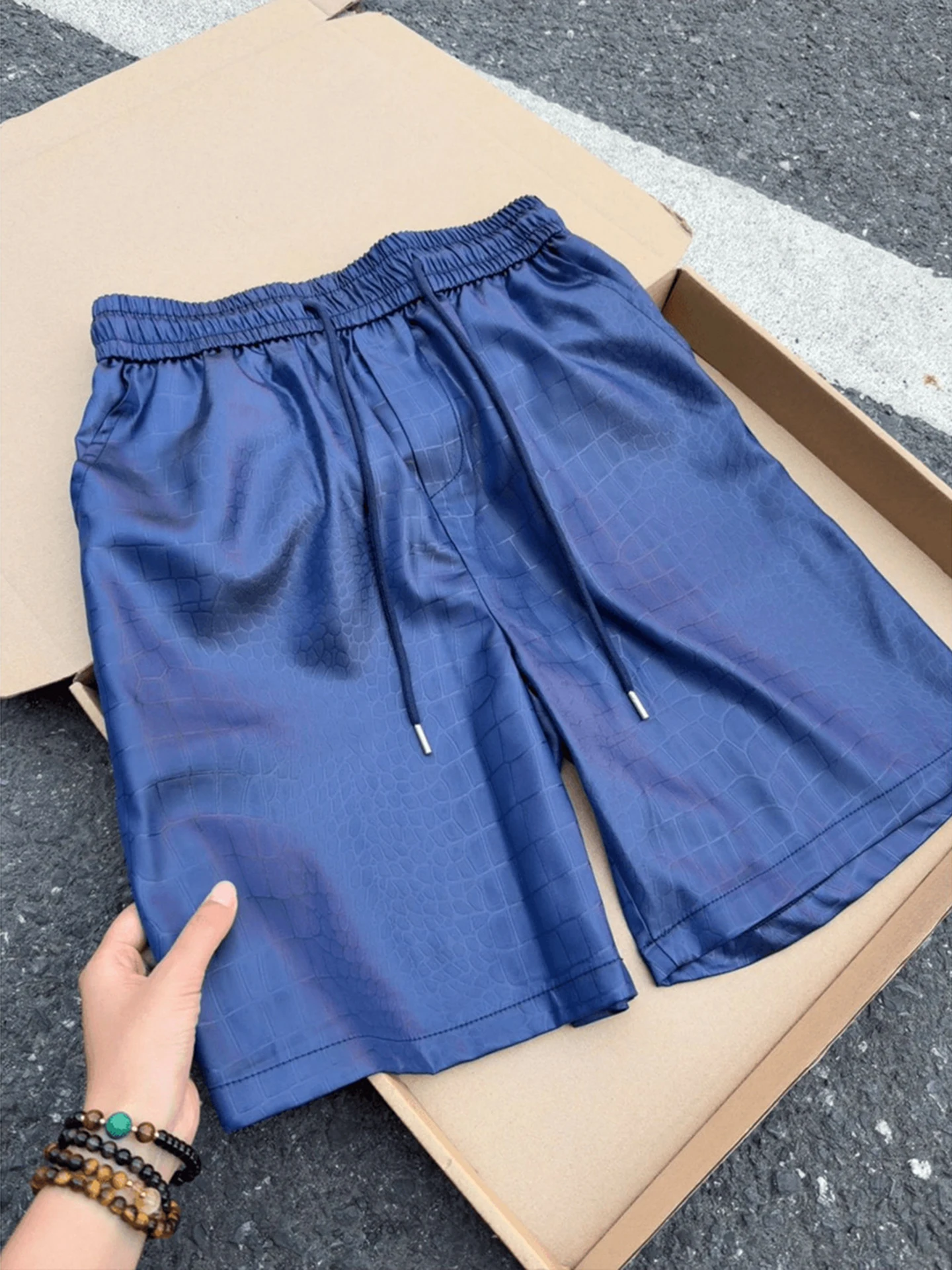 

Ice Silk Texture Men's Shorts Summer Thin Quick Dry Five-Quarter Length Beach Holiday Pants Loose Fit American Styl...