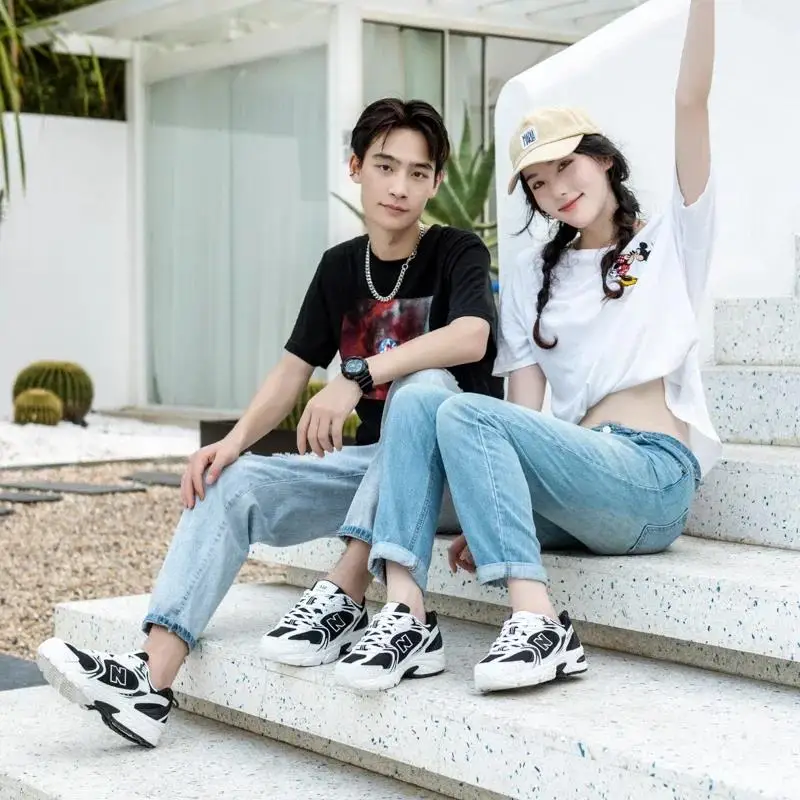 

Versatile and popular casual sports shoes, fashionable and comfortable soft soled running shoes