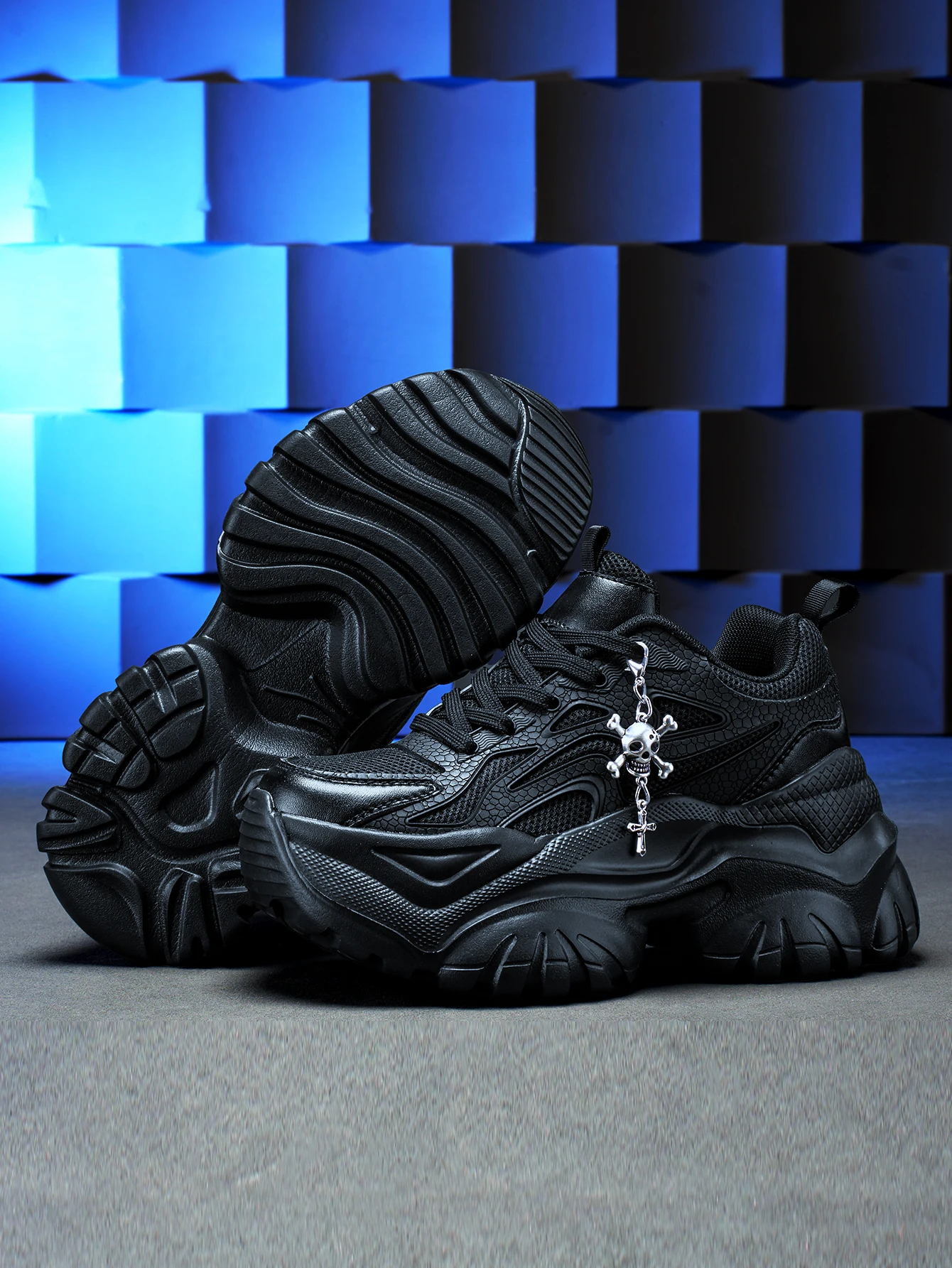 Women's Height-Increasing 7cm Fashion Casual Sneakers with Dark Style 3D DIY Detachable Metal Silver Cross Skull Decoration Chain Shoe Accessories, Women's Sneakers for Outdoor Use in All Seasons, Eva Thick-Soled High Platform Black High-Heeled Shoes, Lightweight Soft-Soled Shock-Absorbing Non-Slip Running Shoes, Round-Toe Easy Lace-Up Black Large-Size Shoes for College Students and Teenagers, Suitable for Daily Wear, Home, Dating, Fitness, Office Work, Women's Trendy Versatile Wedge Sneakers view 5