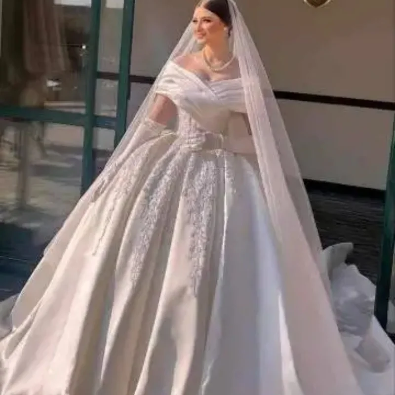 

Customized Satin Graceful Ball Gown Wedding Dresses 2025 Ball Gown Appliques Wedding Dress