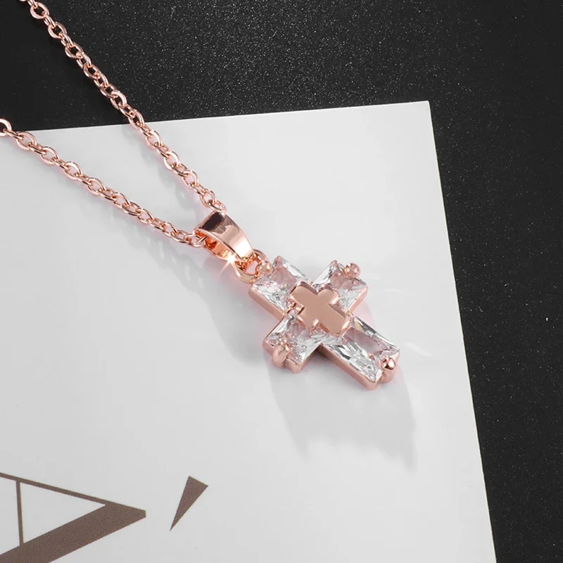 Delicate Sparkling Zircon Crystal Cross Pendant Necklace Transparent Cubic Crystal Women\'s Religious Jewelry