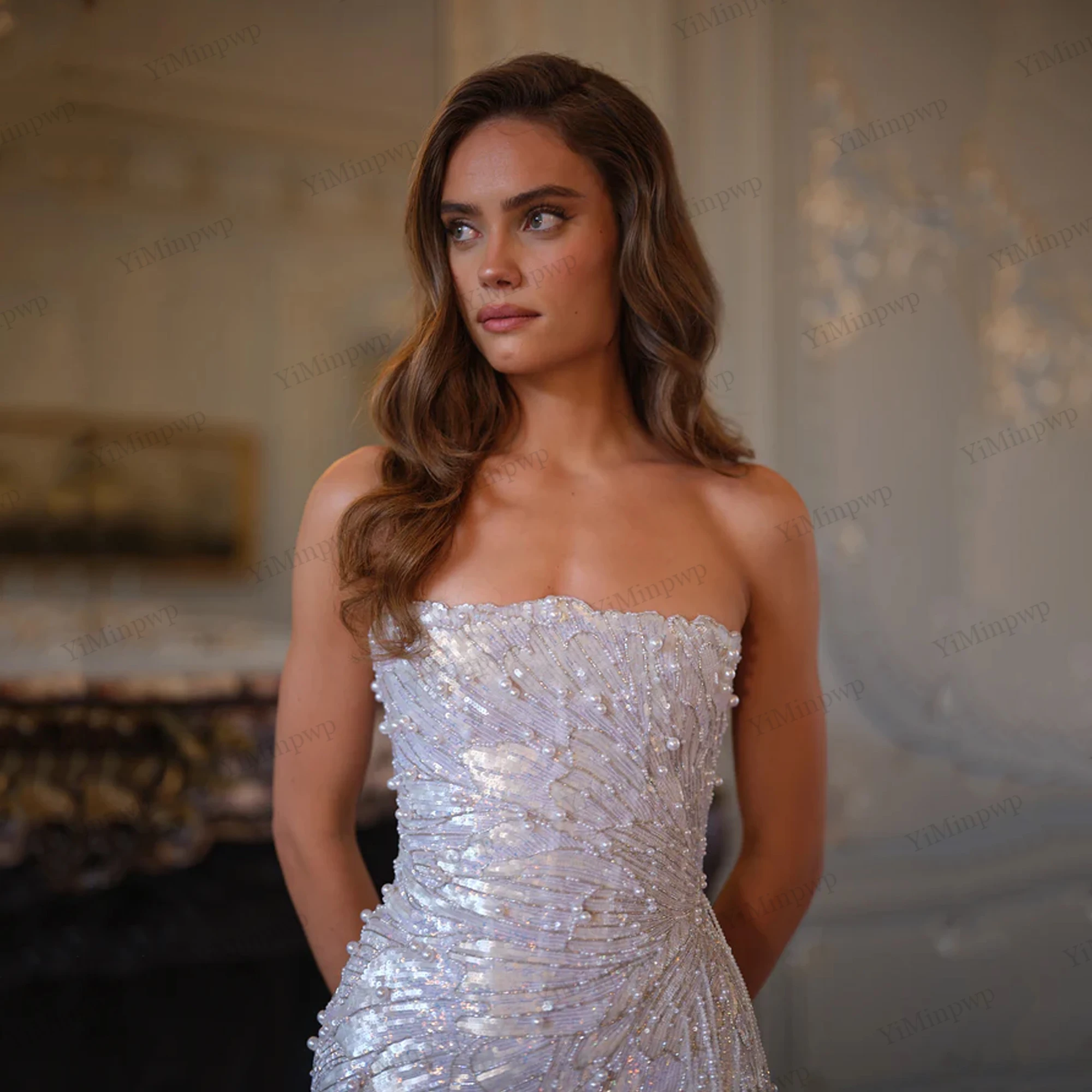 فساتين زفاف لامعة شرابة لؤلؤية بدون ظهر فاخر بعد رداء حفلات مطرز فوق الركبة فستان خطوبة صغير 2026 مخصص