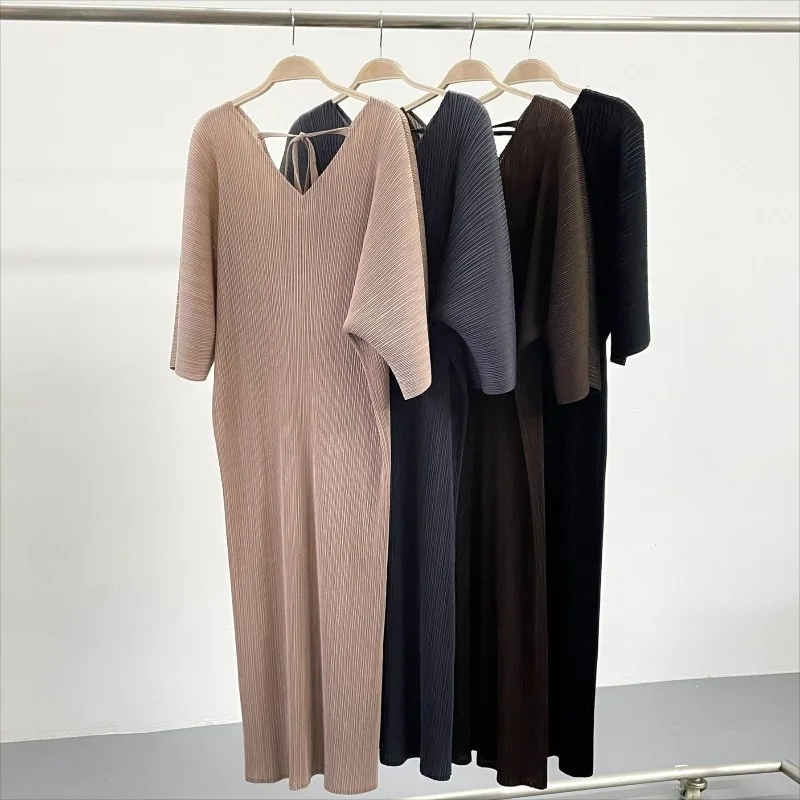 Miyake Plissee-Kleider Sommer Neu Einfach Lässig Modisch Locker Fledermausärmel Rücken-V-Ausschnitt Gebunden Elegant Knitterfreies Damenkleid