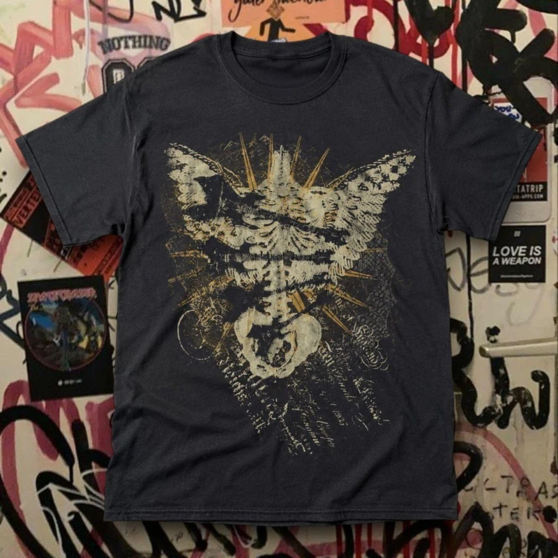 Moth Skeleton Graphic Tee Black Unisex Streetwear Summer New Women's Vintage Breathable Tee Streetwear Oversized Loose