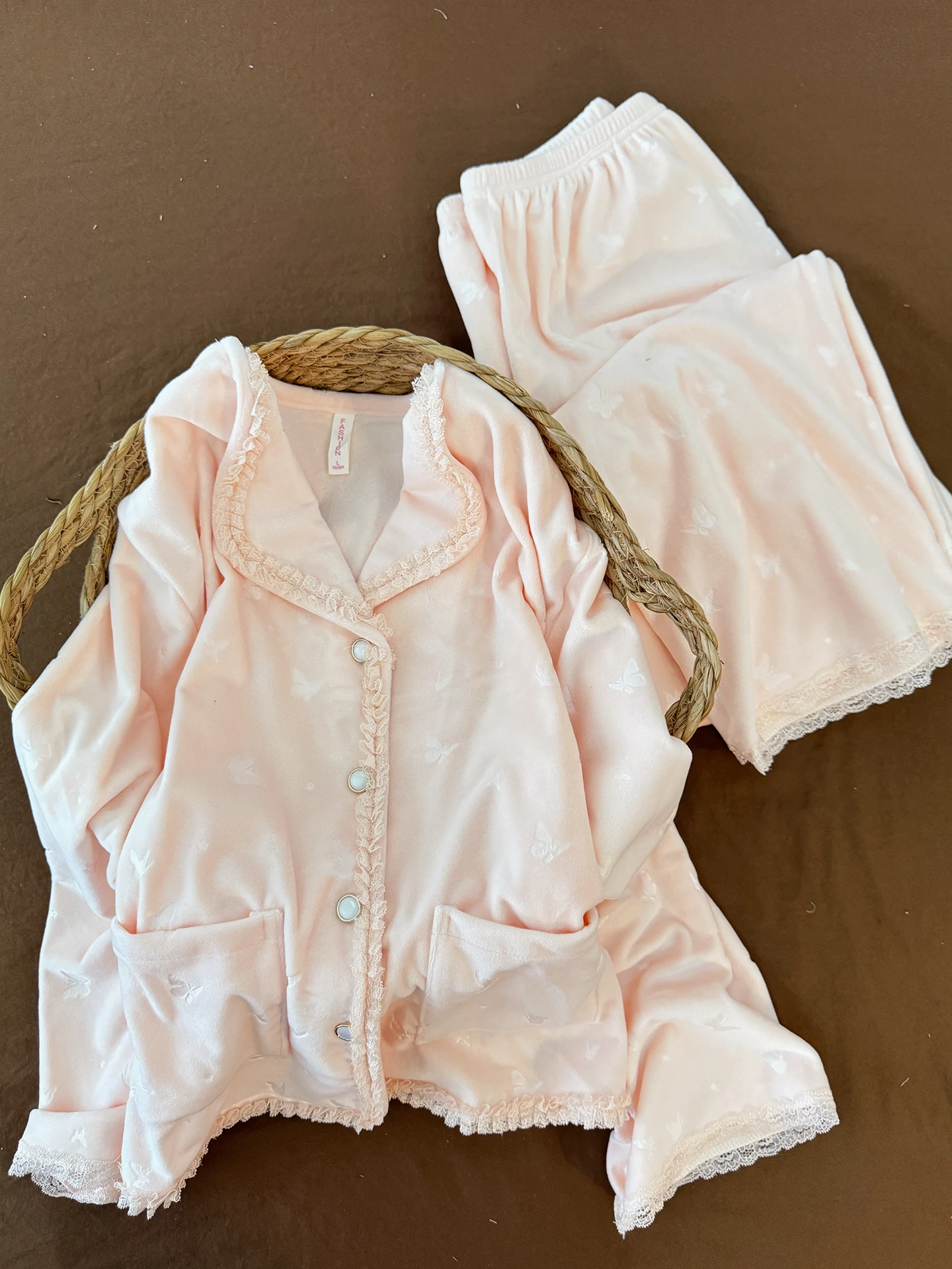 conjunto-de-pijama-para-nina-color-rosa-otono-invierno-terciopelo-fino-nuevo-modelo-2026-ropa-de-casa-de-alta-gama-esti
